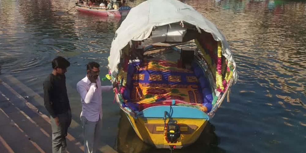 Mandakini boat